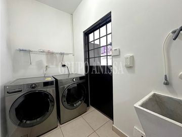 Se Vende hermosa Casa en Hacienda Pacífica con Casita de Huéspedes