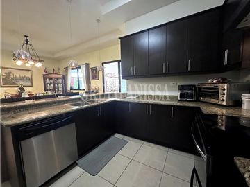Se Vende hermosa Casa en Hacienda Pacífica con Casita de Huéspedes