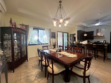 Se Vende hermosa Casa en Hacienda Pacífica con Casita de Huéspedes