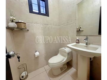 Se Vende hermosa Casa en Hacienda Pacífica con Casita de Huéspedes