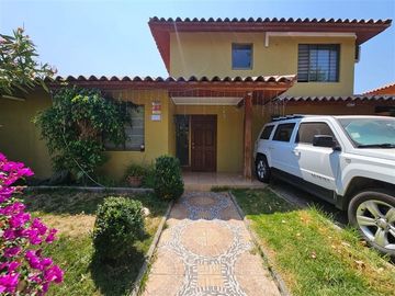 Casa en Venta en A un costado del Colegio Pumahue de Huechuraba