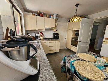 Casa en Venta en A un costado del Colegio Pumahue de Huechuraba