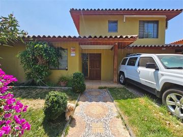 Casa en Venta en A un costado del Colegio Pumahue de Huechuraba