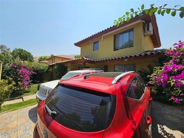 Casa en Venta en A un costado del Colegio Pumahue de Huechuraba