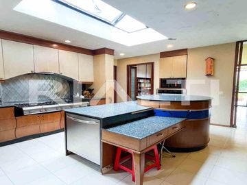 Amplia casa en venta en Cumbayá