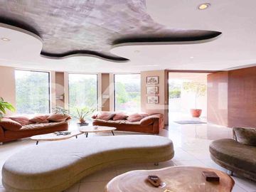 Amplia casa en venta en Cumbayá
