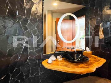 Amplia casa en venta en Cumbayá