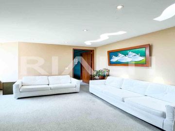 Amplia casa en venta en Cumbayá