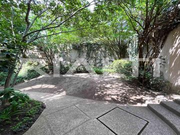 Amplia casa en venta en Cumbayá
