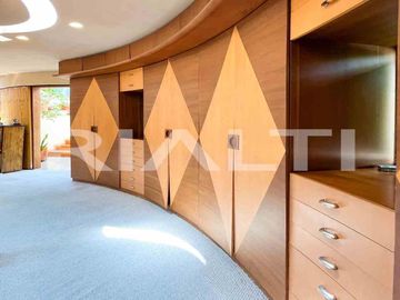 Amplia casa en venta en Cumbayá