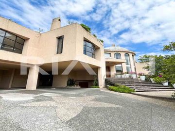 Amplia casa en venta en Cumbayá