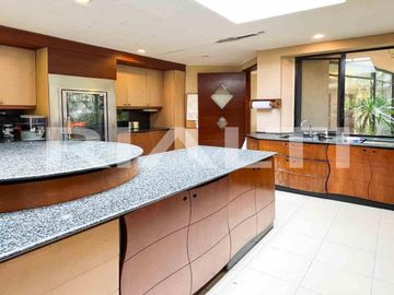 Amplia casa en venta en Cumbayá