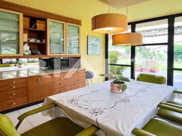 Amplia casa en venta en Cumbayá