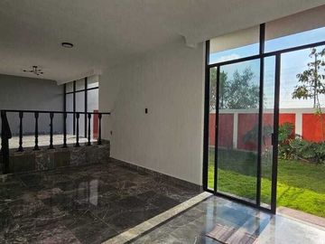 VENTA CASA EN LOMAS DE VALLE DORADO, LA MEJOR CERRADA