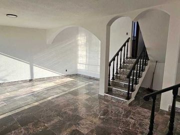VENTA CASA EN LOMAS DE VALLE DORADO, LA MEJOR CERRADA