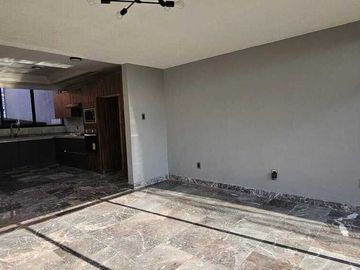 VENTA CASA EN LOMAS DE VALLE DORADO, LA MEJOR CERRADA