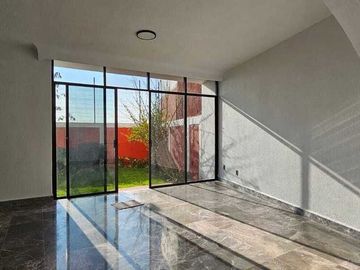 VENTA CASA EN LOMAS DE VALLE DORADO, LA MEJOR CERRADA