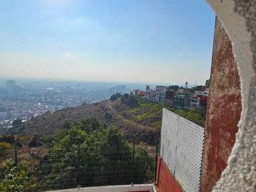 VENTA CASA EN LOMAS DE VALLE DORADO, LA MEJOR CERRADA