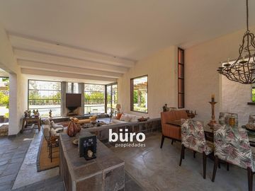 PRECIOSA CASA DE CAMPO EN VENTA CON PLANTACIÓN DE PALTOS, MALA