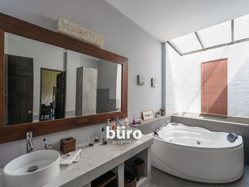 PRECIOSA CASA DE CAMPO EN VENTA CON PLANTACIÓN DE PALTOS, MALA
