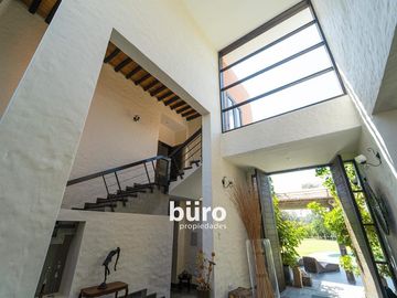 PRECIOSA CASA DE CAMPO EN VENTA CON PLANTACIÓN DE PALTOS, MALA