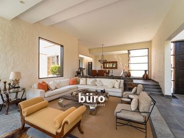 PRECIOSA CASA DE CAMPO EN VENTA CON PLANTACIÓN DE PALTOS, MALA
