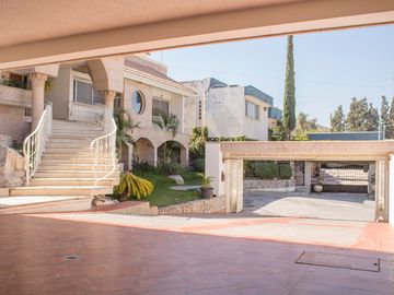 CASA EN VENTA EN LAS ROSAS