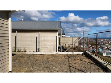 CASA DE 1 PISO CON AMPLIO TERRENO EL PUNTA ARENAS