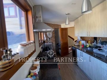 Venta amplia y luminosa casa en Bosques de Montemar