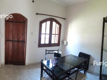 Casa 2 dormitorios en Pérez