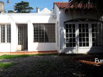 Casa 2 dormitorios en Pérez