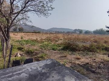 Terreno en  el Carmen sobre Avenida