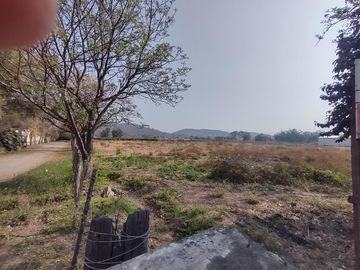 Terreno en  el Carmen sobre Avenida