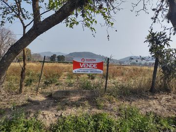 Terreno en  el Carmen sobre Avenida