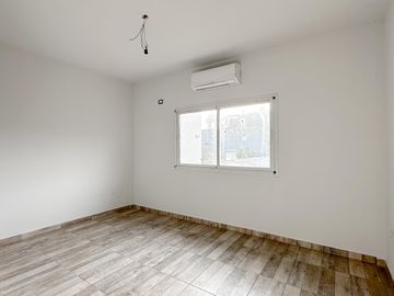 Venta - Triplex - 4 Ambientes - 215m2 - Florida - Vicente López