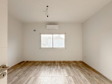 Venta - Triplex - 4 Ambientes - 215m2 - Florida - Vicente López