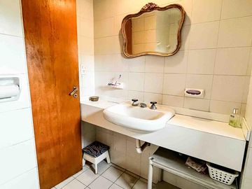 Casa en venta - 4 Dormitorios 2 Baños - 500Mts2 - City Bell