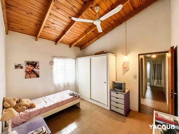 Casa en venta - 4 Dormitorios 2 Baños - 500Mts2 - City Bell