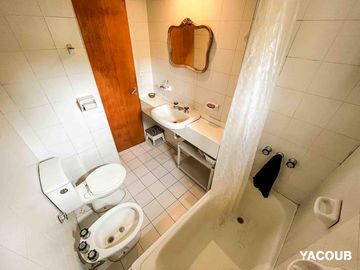 Casa en venta - 4 Dormitorios 2 Baños - 500Mts2 - City Bell
