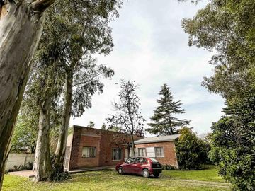 Casa en venta - 4 Dormitorios 2 Baños - 500Mts2 - City Bell