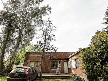 Casa en venta - 4 Dormitorios 2 Baños - 500Mts2 - City Bell