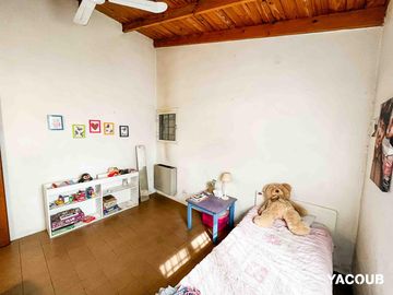 Casa en venta - 4 Dormitorios 2 Baños - 500Mts2 - City Bell