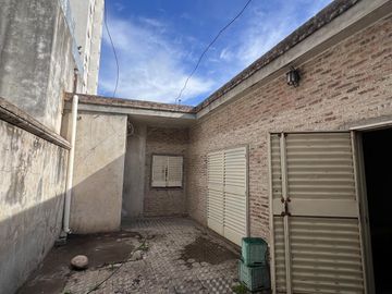 Excelente Ubicación Casa Céntrica 12.1 metros de frente