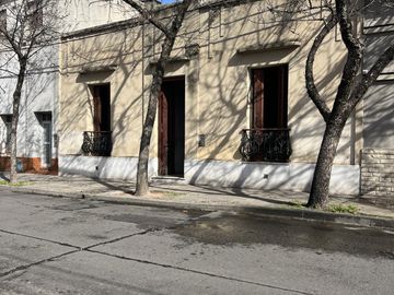Excelente Ubicación Casa Céntrica 12.1 metros de frente