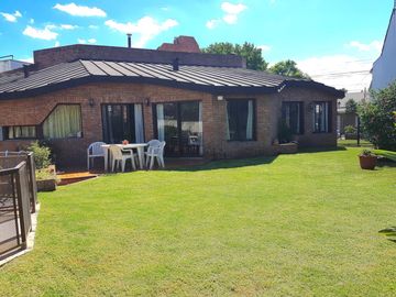 casa en venta - Castelar Norte