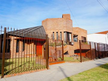 casa en venta - Castelar Norte