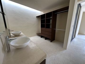 Casa remodelada en venta en el Barrio de Santiago, Mérida, Yucatán