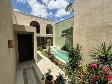Casa remodelada en venta en el Barrio de Santiago, Mérida, Yucatán