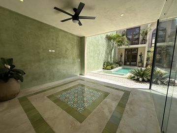 Casa remodelada en venta en el Barrio de Santiago, Mérida, Yucatán