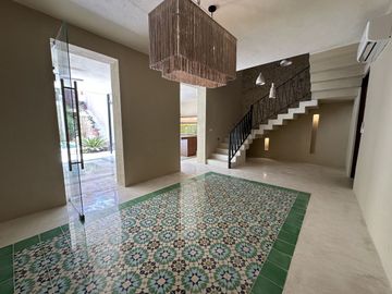 Casa remodelada en venta en el Barrio de Santiago, Mérida, Yucatán
